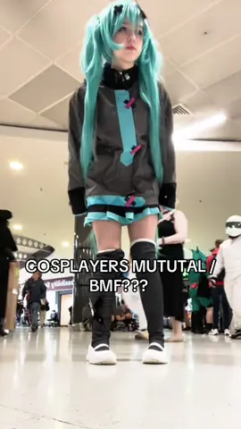 who gonna talk to me 🤫#cosplay #mcmbirmingham #hatsunemikucosplay #vocaloid 