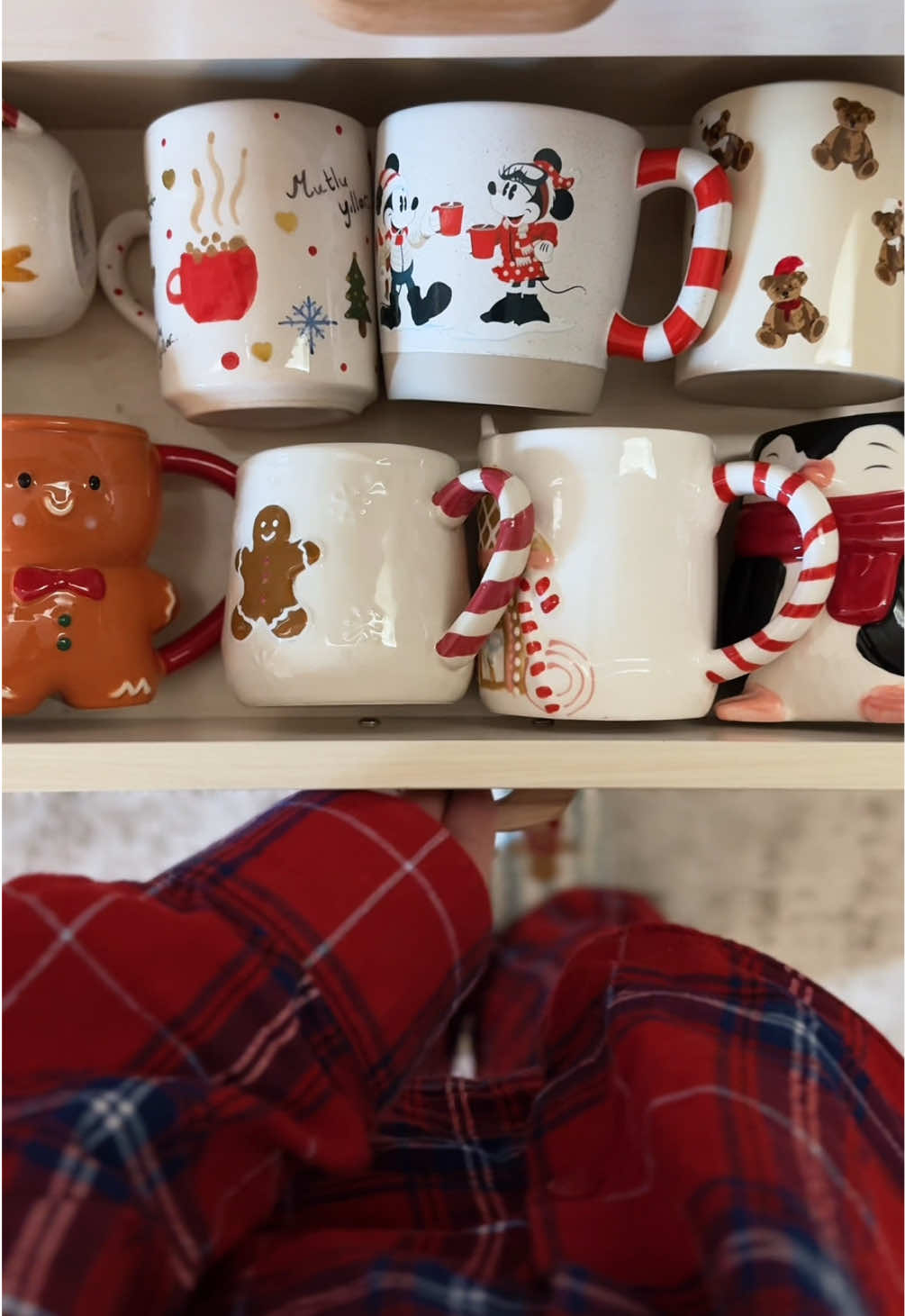It’s timeeeee~ 🧣☃️🛷 #winter #december #mug #christmas #explore 