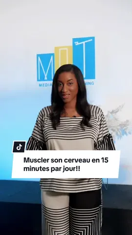 Bonne nouvelle : le cerveau se muscle comme le corps. Harvard prouve qu’il suffit de 15 minutes par jour pour progresser. Lire. Écrire. Respirer. De petites habitudes → un immense impact. Le secret n’est pas l’intensité, mais la régularité. Commencer aujourd’hui = progresser toute la vie. 📌 Vous choisissez laquelle ? 🧠 Lire | ✍🏾 Écrire | 🌬 Respirer   ✨tenue signee@YSANDbyIsabelleAndoh ✨ #communicationskills #communication #developpementpersonnel#Mindset #creatorsearchinsights 