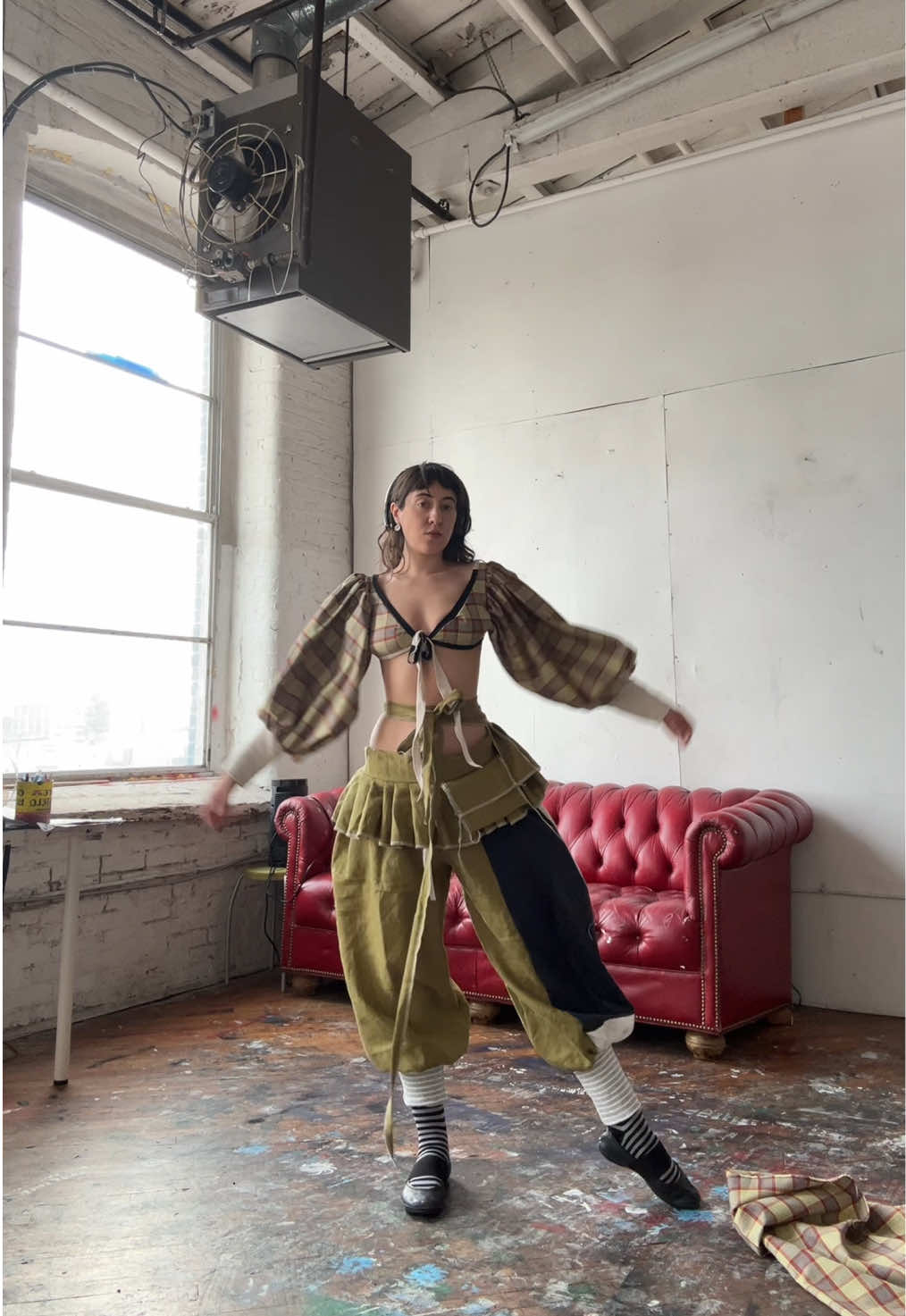 Puff sleeve , bloomer and pocket pleated belt 