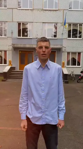 🎅 Традиційно до Дня Святого Миколая разом із легендою українського футболу, колишнім гравцем національної збірної та півзахисником турецького клубу «Еюпспор» Тарасом Степаненком, ми привітали учнів Професійно-технічного училища №16 пільгових категорій м. Мала Виска. 🎁 Цьогоріч підготовано 80 подарункових наборів для: ✨ дітей Героїв; ✨ дітей з інвалідністю; ✨ дітей-сиріт та позбавлених батьківського піклування; ✨ дітей із родин, що опинилися у складних життєвих обставинах. Нехай кожен подарунок стане символом любові, турботи та віри у добро. А студентам бажаємо міцного здоров’я, натхнення в навчанні, нових звершень і здійснення найзаповітніших мрій! 🌟 Пам’ятаймо: добро починається з кожного з нас. Хай Святий Миколай оберігає ваш шлях і дарує віру в диво! 🙏💫 За відео щиро вдячний   @__nikolaevna_05