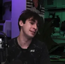 Deve arrivare a lollo @lollo #lollo #tiktokitalia #italia #kpop #viral 