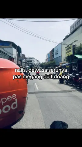 nyari hodie,celana,t-shirt,topi dll ke ig @lowtohigh_thrift