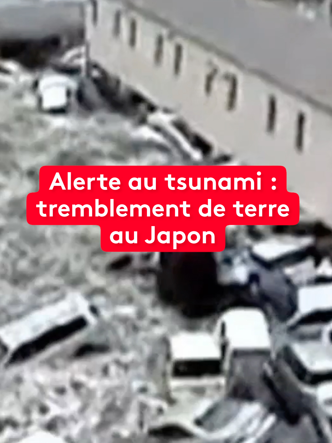 Un important séisme de magnitude 7,6 a frappé le nord du Japon. Des immeubles ont vascillé, des sirènes se sont déclenchées dans tout le pays. Une alerte au tsunami a été émise avant d'être levée il y a quelques minutes. #jt20h #actualités #sinformersurtiktok #japon #tsunami