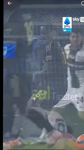 Nzola perde la testa😰 #viralvideos #foryoupage❤️❤️ #footballl #viralll #tik_tok 