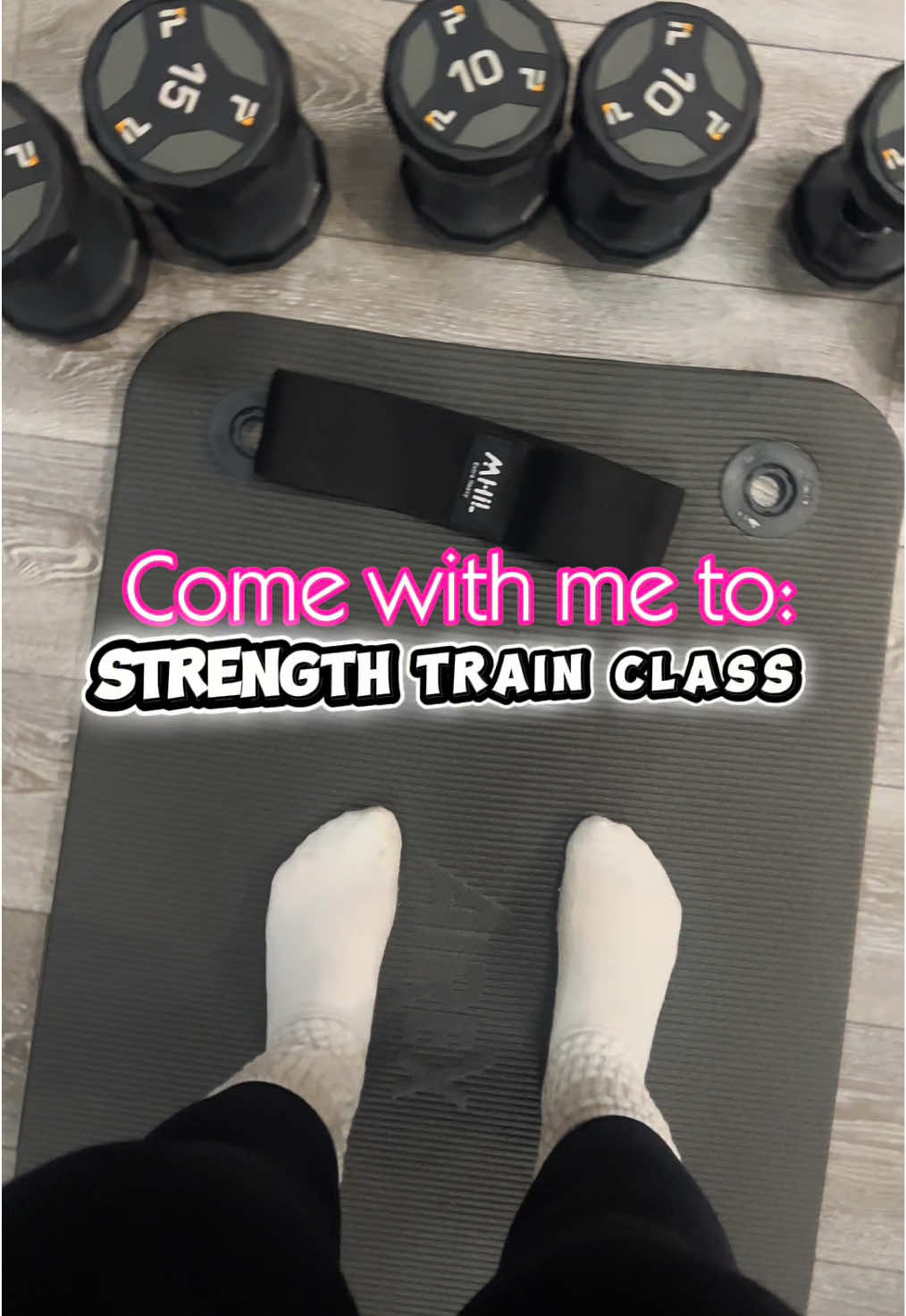 🔥 Starting the week with pain & gains courtesy of my gym bestie 💪🏼👏🏼 #fittiktok #thickfit #dallasgroupfitness @BIG MIA.😈 🚨