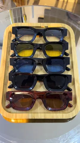 Uyeedh saxiibkaga Xaragada jecel ! Suuqa waaheen📍 Colored sunglasses, blue sunglasses, orange sunglasses, white sunglasses, black sunglasses  More info DM on TikTok! #sunglasses #hargeisa #somalitiktok #somart #unboxing 