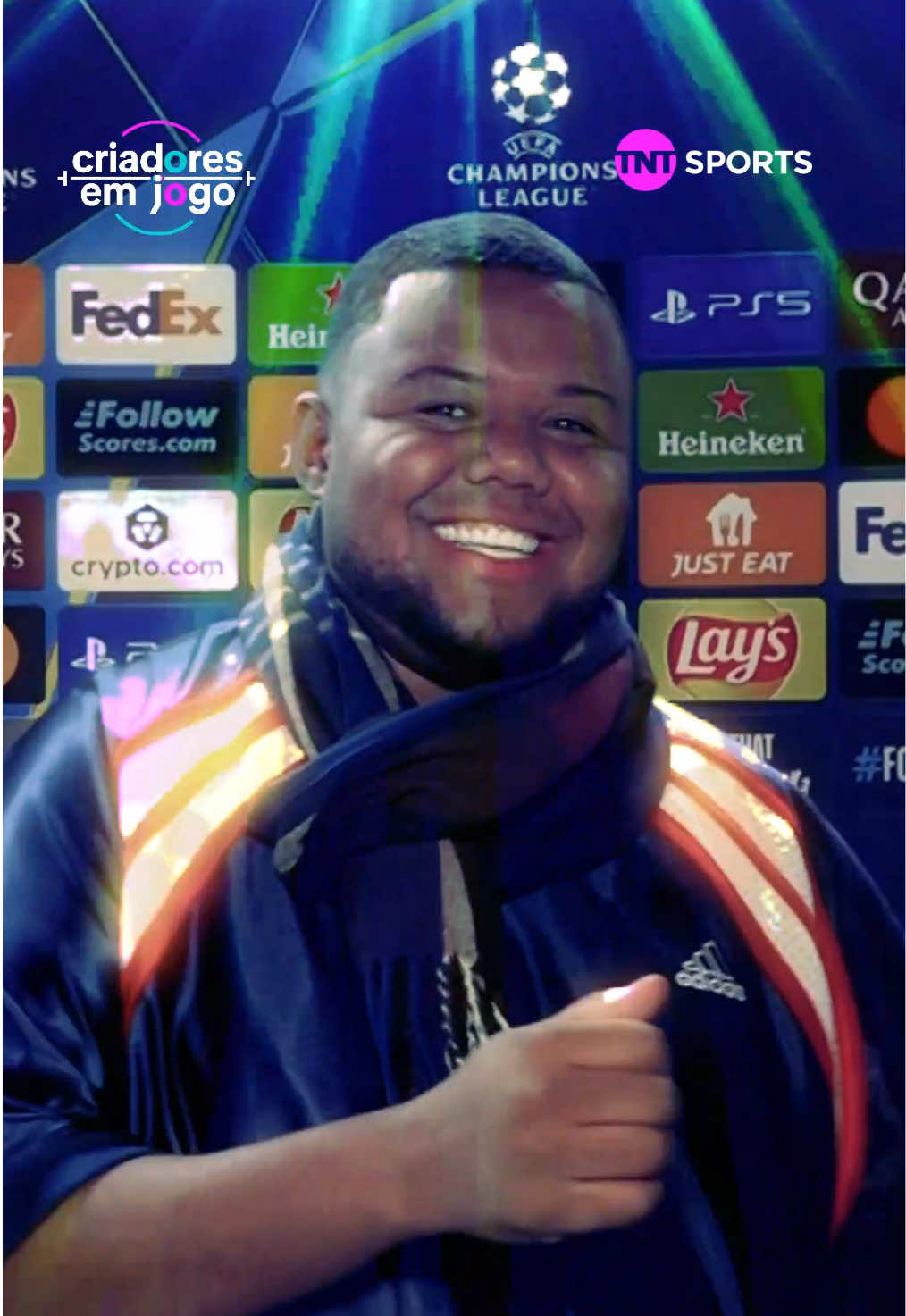 Alô, @brabogordinho, tá se sentindo em casa aí no Camp Nou? 😅🔴🔵 Nosso @Arthur Quezada garantiu a entrevista do ano. #CasaDaChampions  Vem com a gente no TikTok para acompanhar todos os conteúdos do #CriadoresEmJogo, porque amanhã é dia de JOGAÇO direto de Barcelona! 🤝