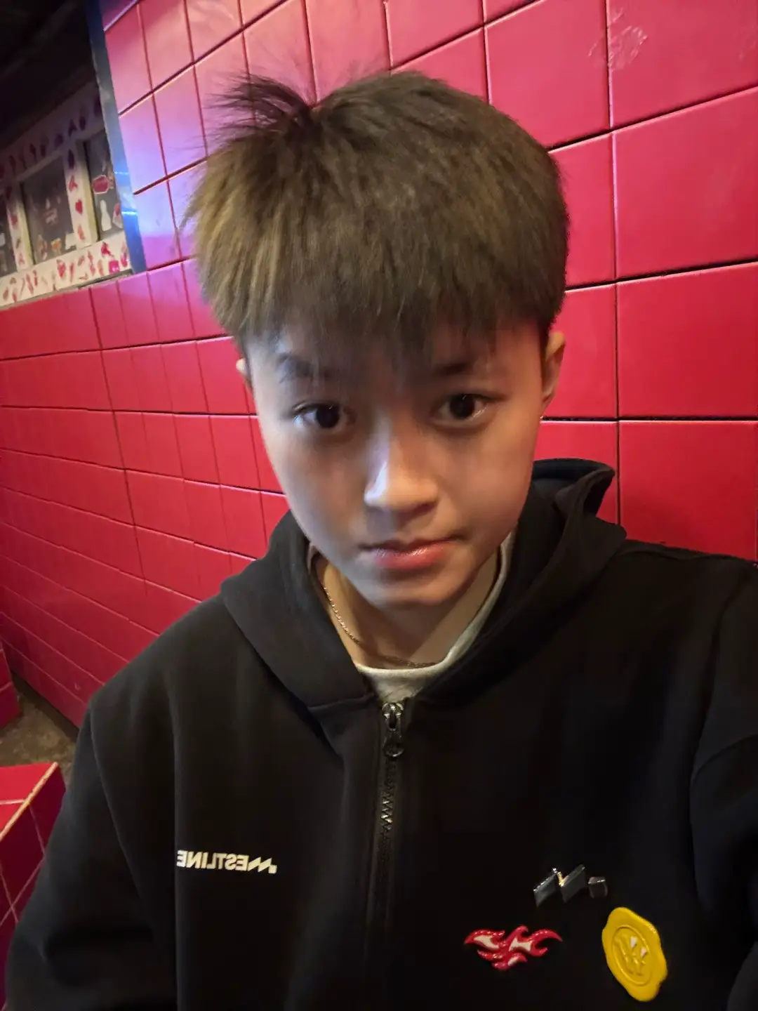 “biết thiếu để cố gắng, biết đủ để hạnh phúc.”