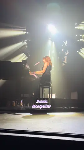 Dalida au concert de Marine à Montpellier 07/12❤️@marinedmusique #concert #marine #coeurmaladroittour #idole #dalida 