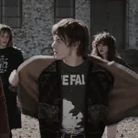 don't want to say glow up because he's always been fine ✭ || cc: @Osiel quality: mine ac: @aekelcy scp: @pughscenes ||  #jonathanbyers #strangerthings #m0naep #fyp #makethisviral jonathan byers stranger things season five edit AL RIGHTS TO NETFLIX.