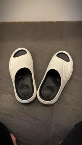 Dép đúc mang đã thiệt sự cảm giác như được masa chân đã lắm #depduc #dep #thoitrang #xh 