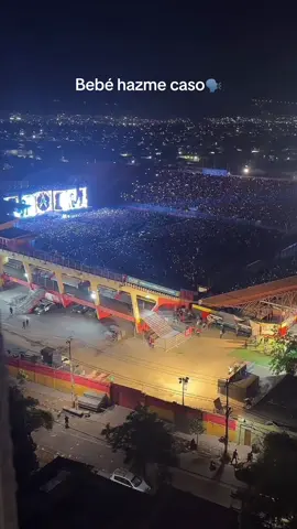 ahí pa que no salgan a decir q la gente no grita a todo pulmón las canciones #chile #anuel #rhlm 