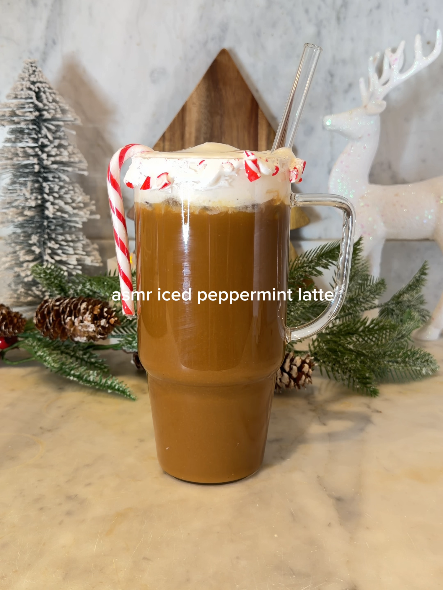 asmr iced peppermint latte  #ASMR #peppermintlatte #coffee #latterecipe #christmas #christmastok #latte #christmaslatte #holidays #happyholidays #christmascountdown #christmas2025 #wintermorning #asmrsounds #coffeerecipe #homemadelatte #christmasvibes #wintervibes #coffeetok #food #christmasfood #christmasdrink #drinktok #viral #fyp #foryoupage #foryou #galiciagordon