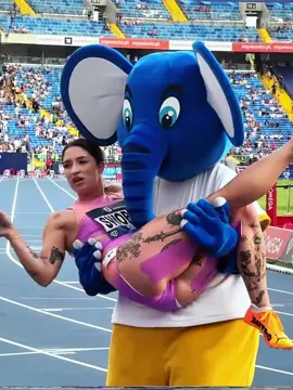 Eea Swoboda’s humor and strength coexist.#Ewaswoboda #atletismo #swoboda #athlete #olympicsport 