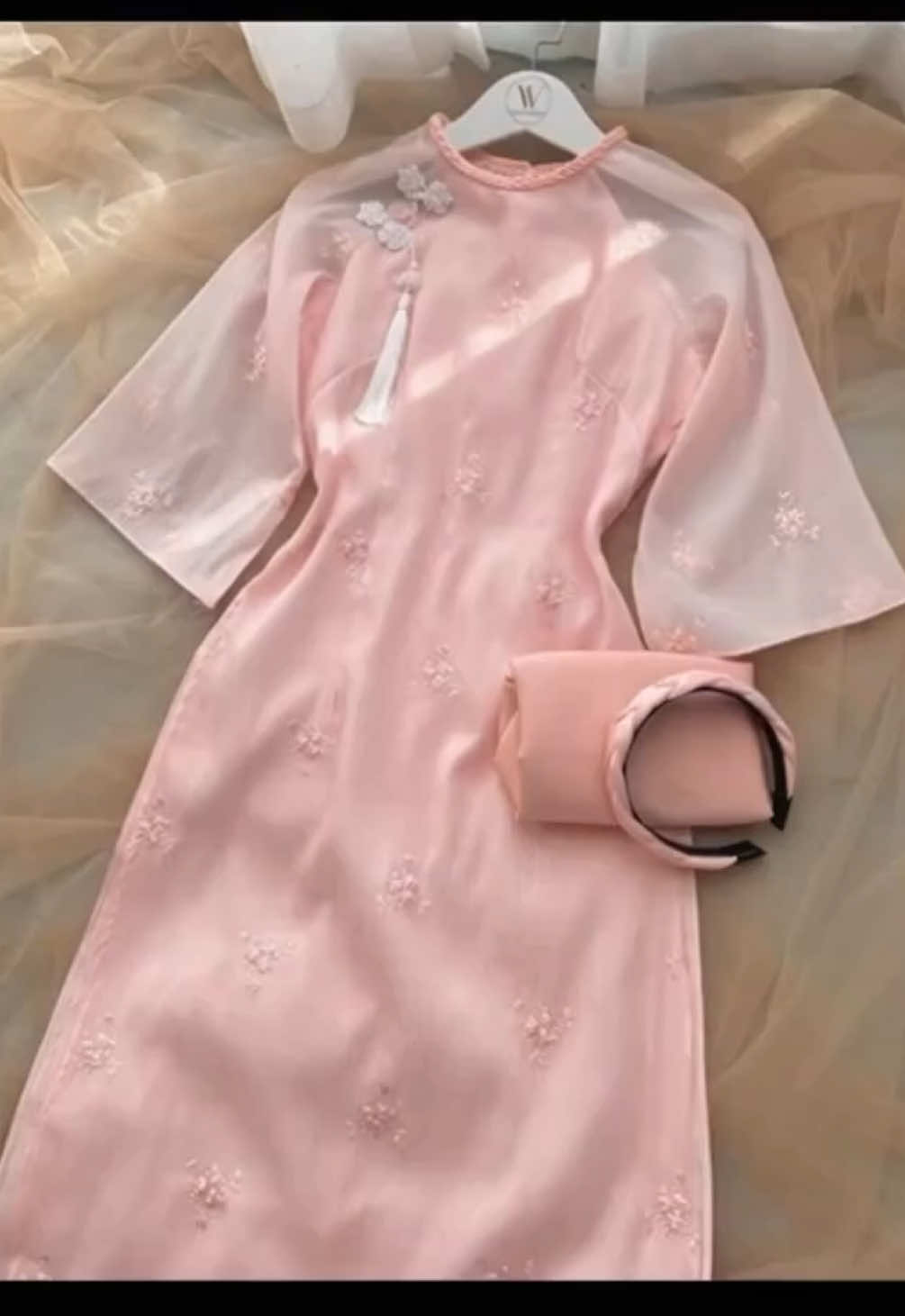 [List áo dài] Mẫu 6: Áo dài cách tân thuê tơ 4 tà#xuhuong #thoitrang #aodai #aodaitet #xaykenhtiktok 