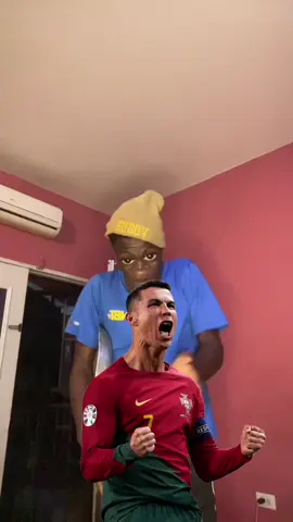 CRISTIANO RONALDO APPEL ME  . . HENRY VS LAMINE YAMAL #😂 