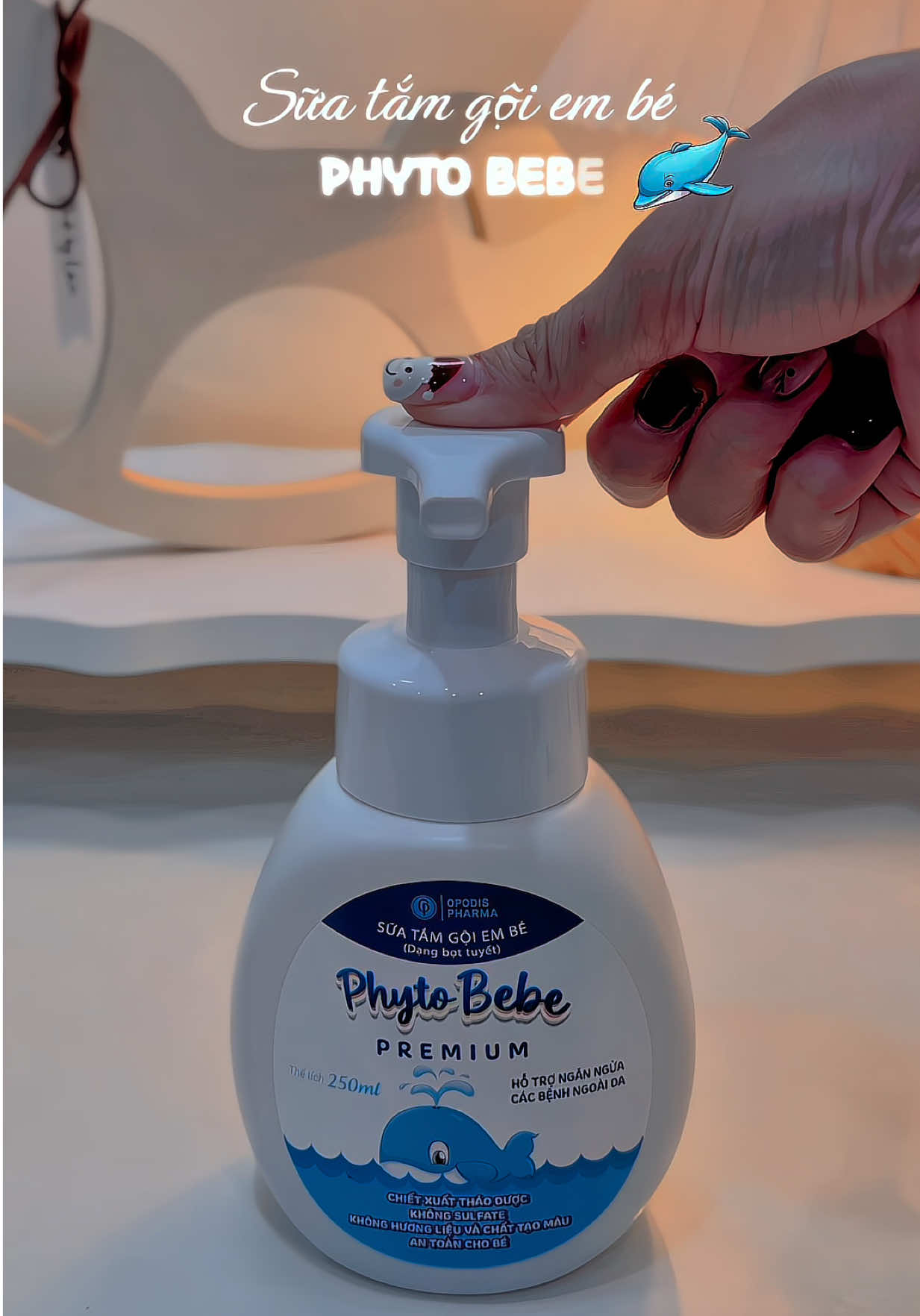 +1 vào bst sữa tắm gội . Giờ nuôi con nhàn tênh không cần phải đun lá tắm 7749 bước mà vẫn có sữa tắm gội lành tính của nhà Phyto Bebe rồi mí bà . #phytobebepremium #opodisphar #tamgoichobe #me2embe 