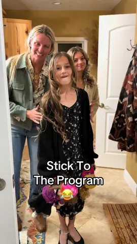 This should be interesting 😂 #daughters #daughtersoftiktok #christmas #christmasconcert #family 