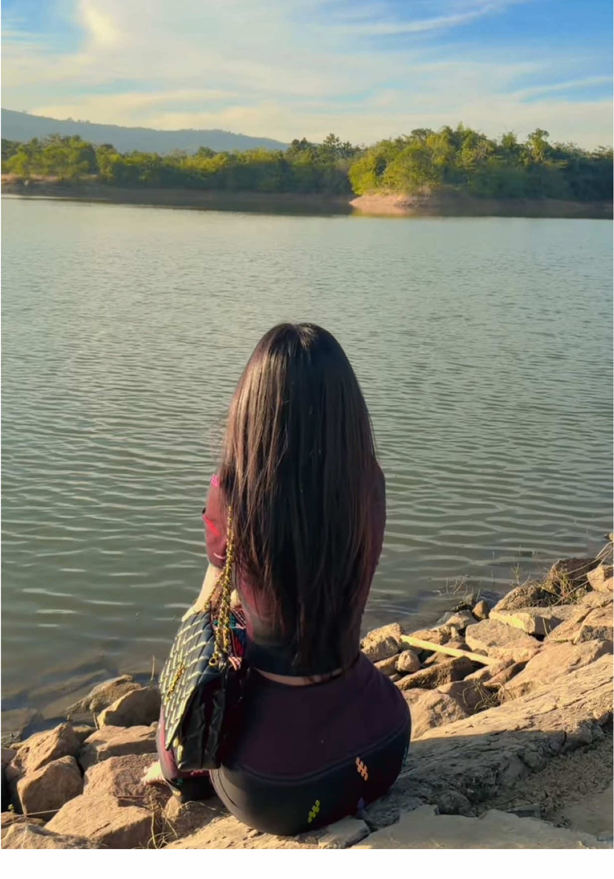 ချစ်ခဲ့မိတာတွေရယ် မှားသွားပီကွယ်😌