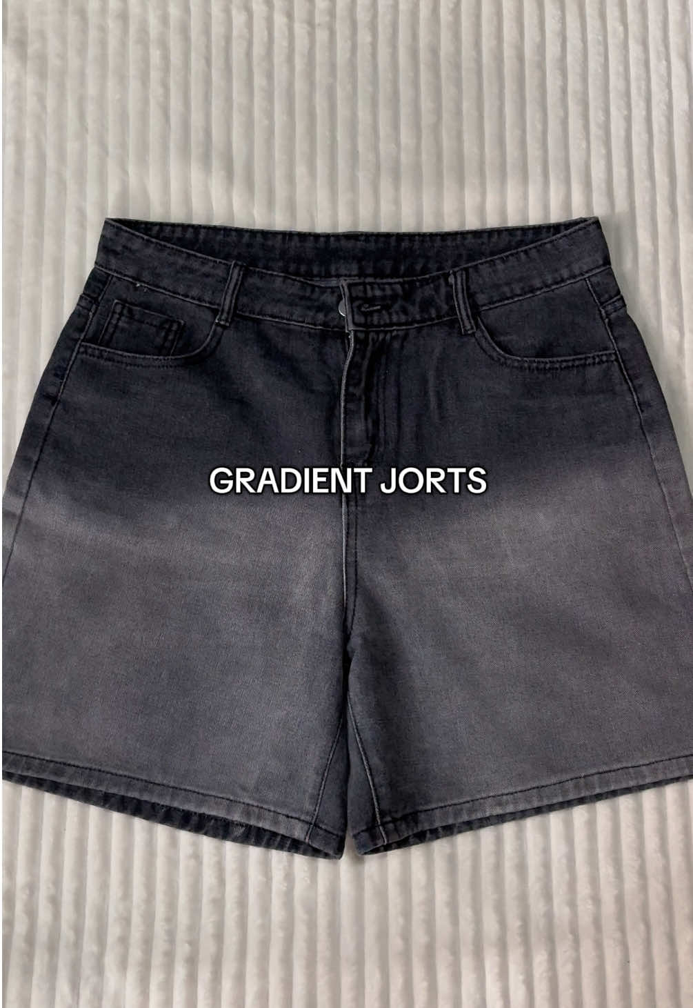 #gradient #shortsforwomen #retrojorts #jortsoutfit #denimjorts 
