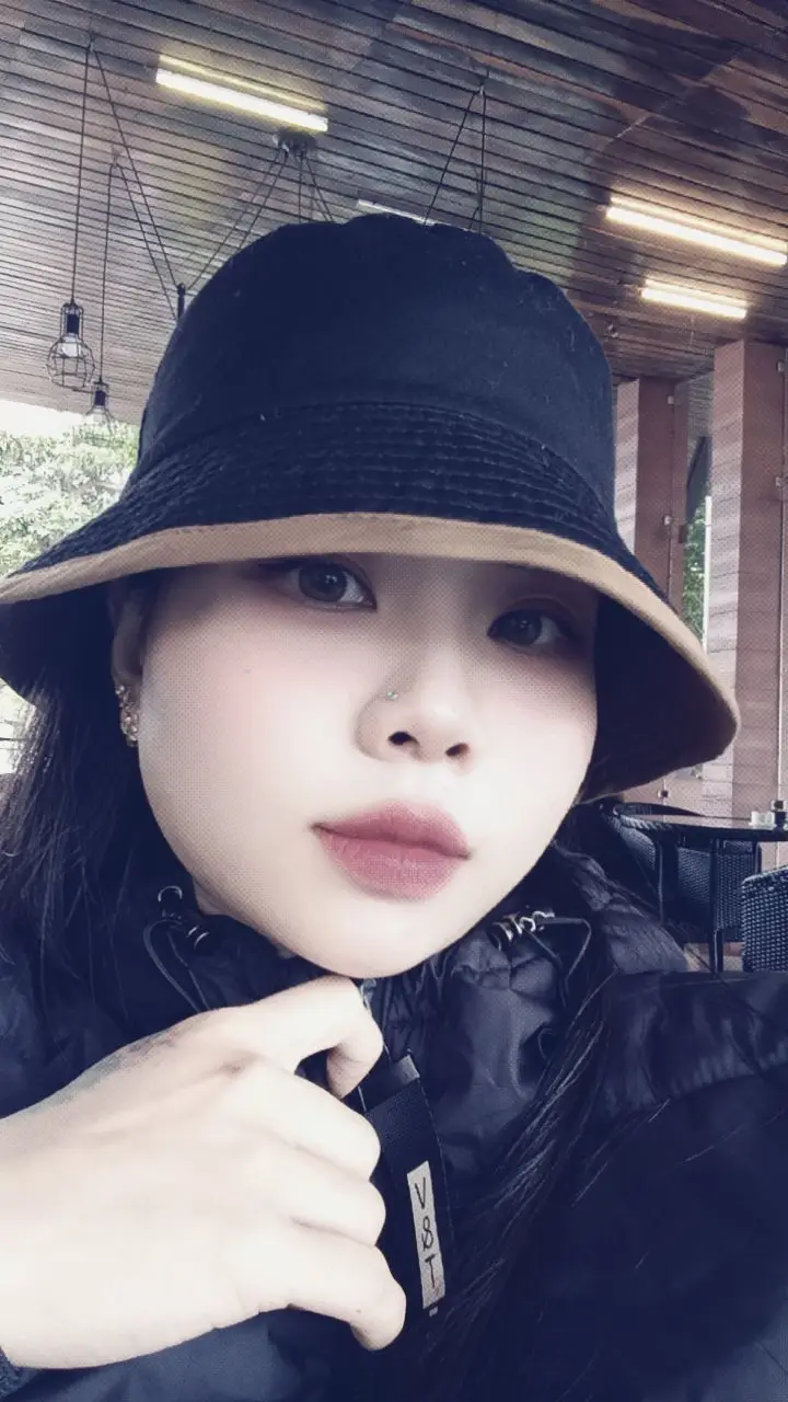 Trời vội làm gió lập đông lá kia thay màu... #Thuphuong1996 