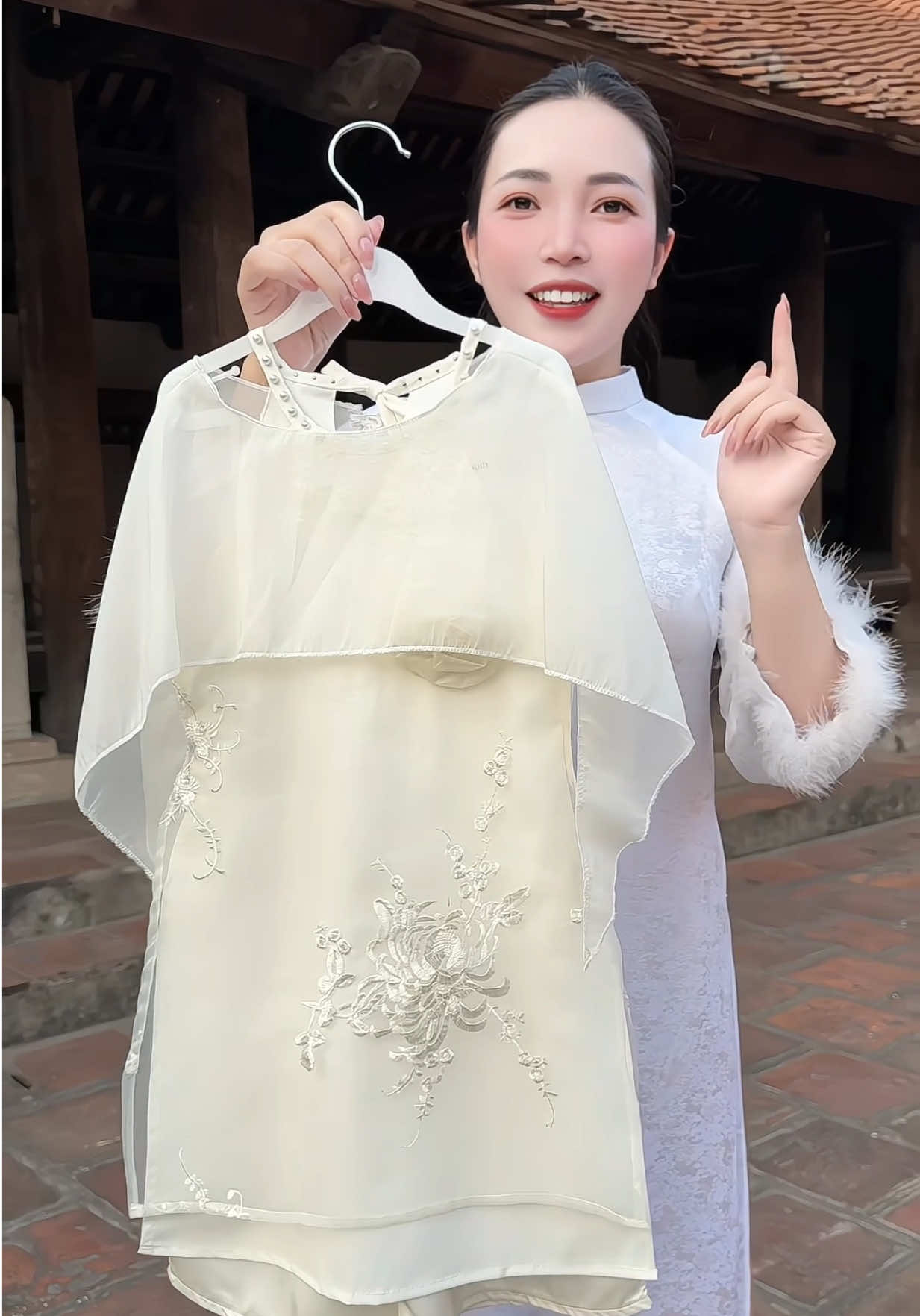 Áo dài tết cho bé gái #meminmax95 #quanaotreem #aodaichobegai #aodaibegai #aodaitetchobegai 