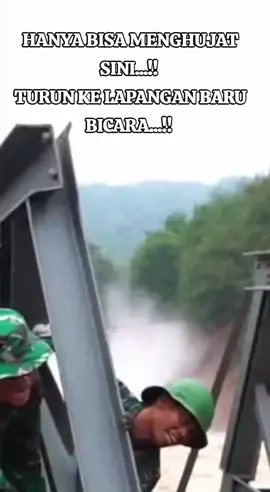 jalur jalur penghubung di perbaiki agar memudahkan evakuasi dan bantuan.. #tniindonesia🇮🇩 