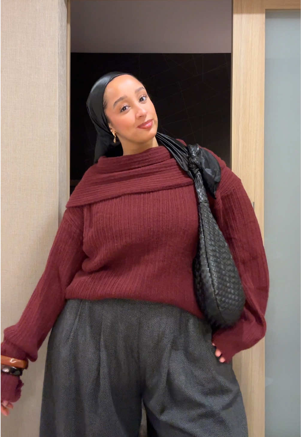 love a comfy outfit that still looks put together <3 pants are @velascarves and sweater is from tiktok shop 💋