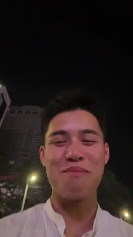 Hôm nay sinh nhật nên mình phải xả cái clip ém gần 1 tháng. Em cảm ơn lời chúc của Chính Quyền , và hứa sẽ cố gắng học và làm để có học bổng và thưởng để có thể chia với Chính Quyền nha (lúc đó anh phải nhớ vào SG lấy nha 🤣)#daovanbinh #chungtacungnhaudilen🇻🇳 