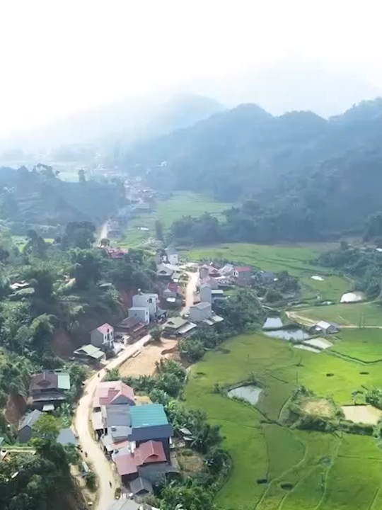 Nông nghiệp Sơn La bước vào hành trình mới Trong bức tranh tăng trưởng của khu vực miền núi phía Bắc, Sơn La nổi bật như một điểm sáng về phát triển nông nghiệp, với quy mô và chất lượng ngày càng được nâng cao. #nôngnghiệp #Sơnla