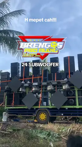 LIVE PERFORM @brengos_pro_audio 24 SUBWOOFER LIVE LAPANGAN PURWOREJO KECAMATAN KANDAT KAB KEDIRI#ceksound #soundhoregjawatimur #karnavalsoundsystem #kediri24jam #fyp 