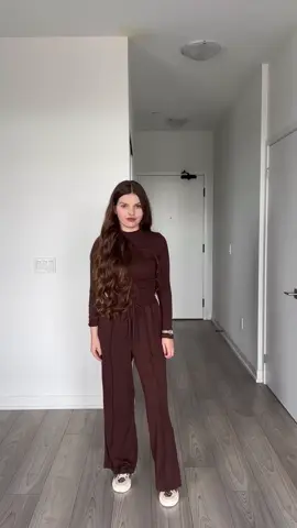 Soft tones for an easy day 🤍 #minimalfit #dailylooks #micasofficial #styleedit