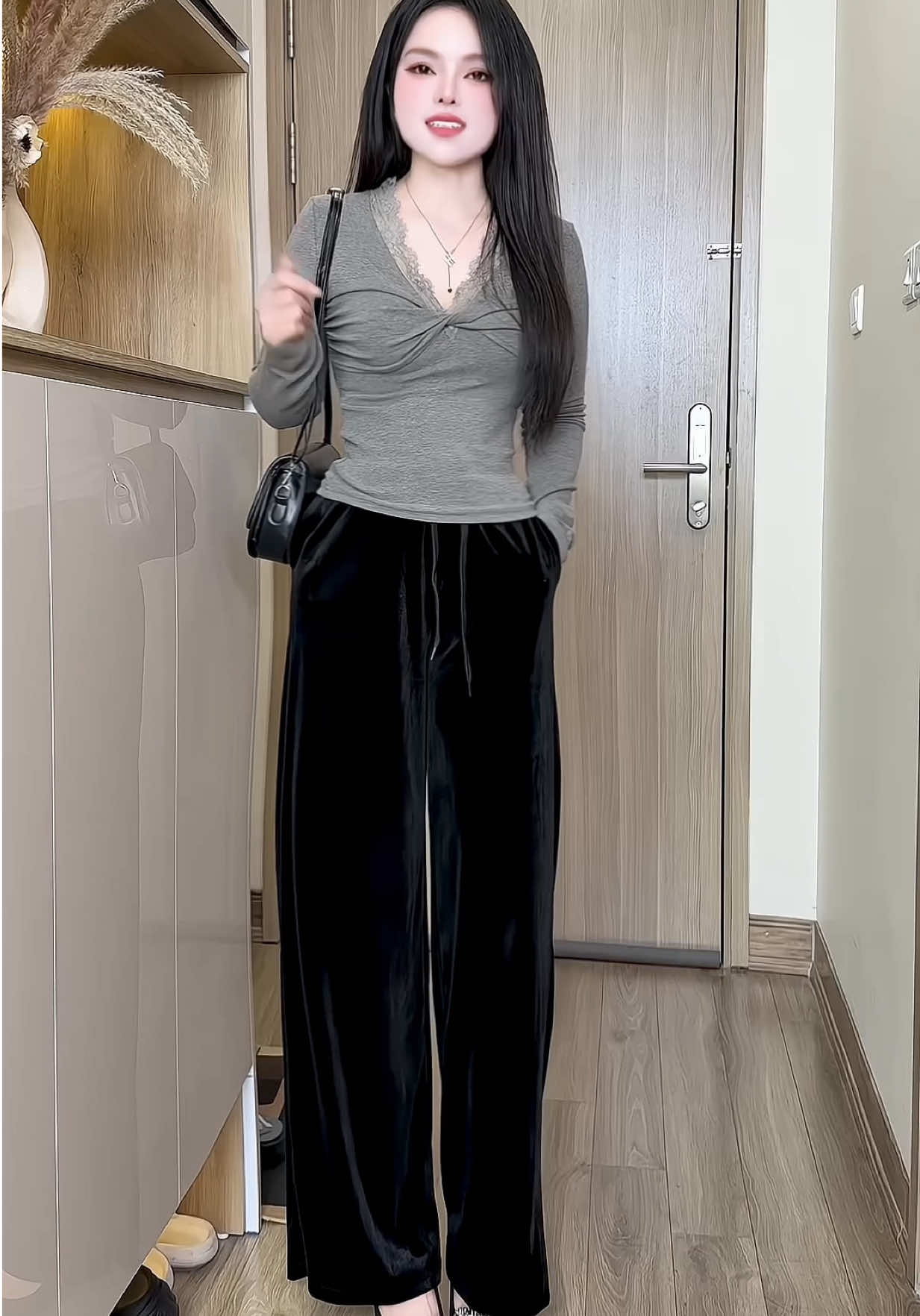 Quần suông nhung dày dặn đẹp xịn sò cạp cao tôn dáng, chất  mềm mát nay hời lắm luôn ý  #quan #quancongso #quansuong #quansuongnu #quansuongongrong