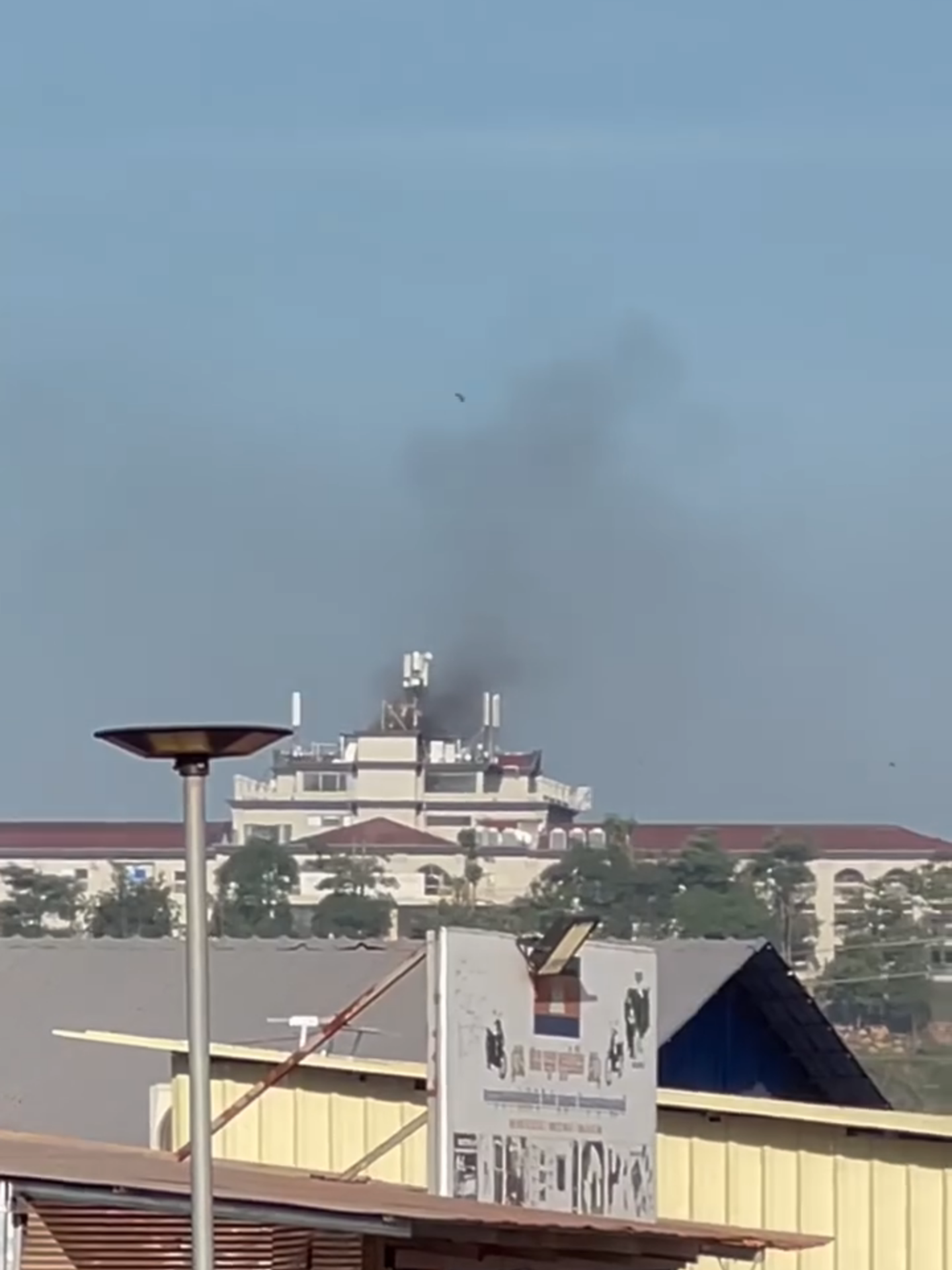 น.ย. จัดแล้ว! ยิงปืนใหญ่ถล่มคาสิโน-ฐานสแกมเมอร์มในพื้นที่ทอดา ที่สร้างรุกล้ำดินแดนไทย