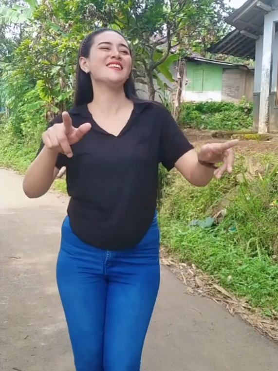 hiburan joget viral lucu dangdut remix#hiburan  #jogetviral #lucu #dangdut#remix