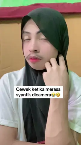 Iya tau dah syantik bgt ko”🙄😂#cewekimute#cewektiktok#gemes#genit#ngakak 