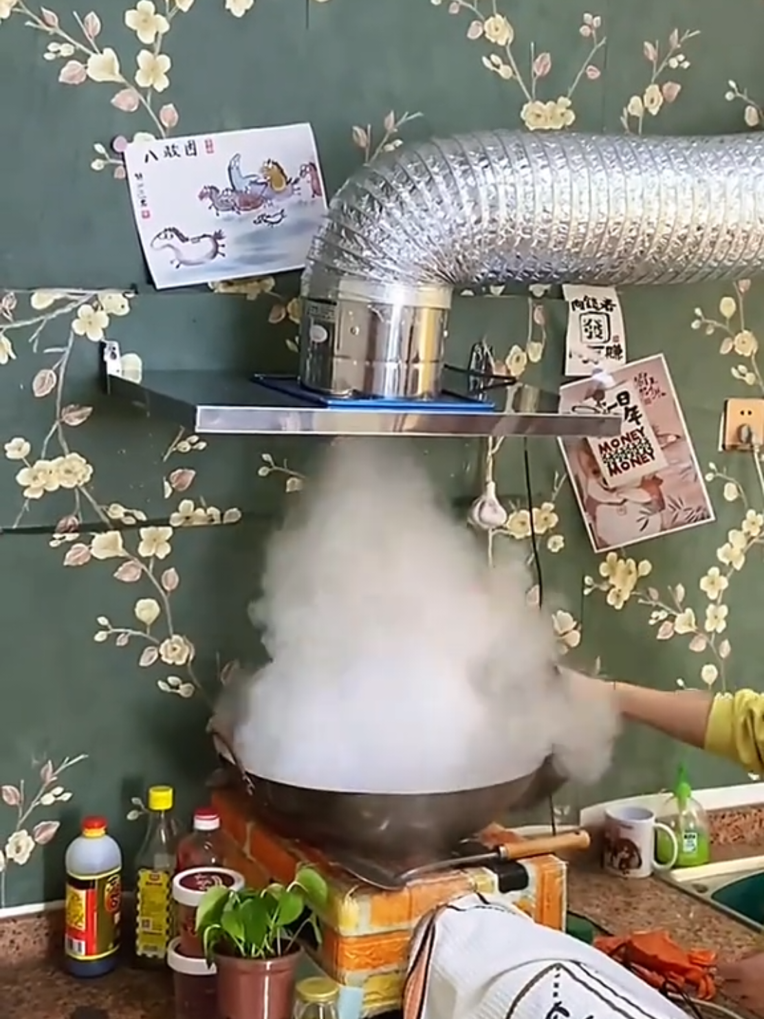 Combo quạt hút mùi. Chất liệu inox sáng bóng. Động cơ bền bỉ. #quathut #quathutmui #quatthonggiohutmui #quathutmuinhabep #tiktokviral 