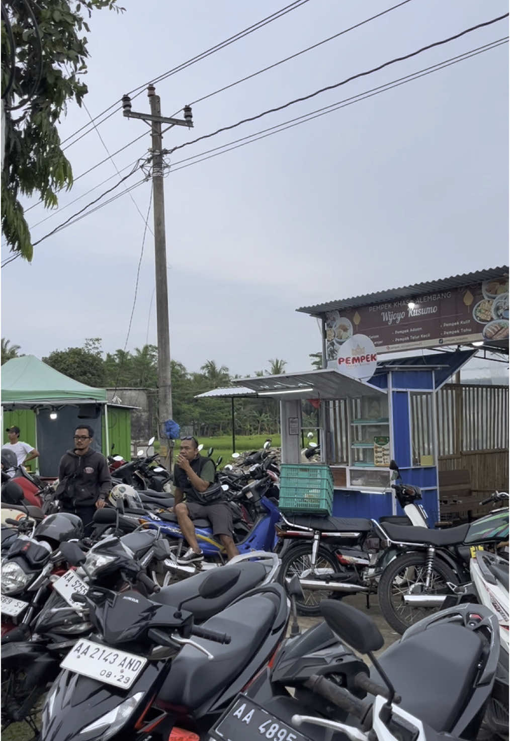 Ws cocok bgt mbok nntn bal kro nyantap pempek🤤🙌🏻di tunggu kedatangannya ya lurr#pempekwijoyokusumo #pempek #kebumen #kulinerkebumen 