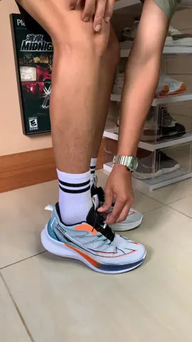 Utamakan fungsi bukan gengsi #sepatu #sepatusneakers #sepatuolahraga #sepaturunning #sepatusporty 