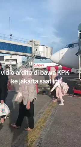 ARDITO SELESAI UPACA LANGSUNG DI BAWA KPK KE JAKARTA..KUALAT