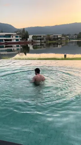 วันนี้มาสอนโดดน้ำครับ