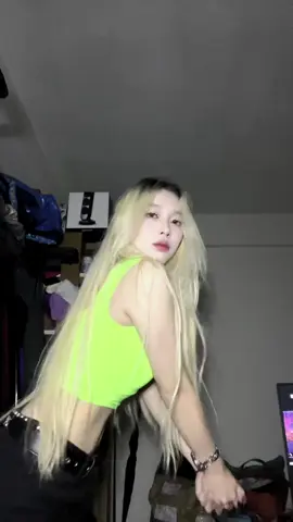 內衣一直露出來 #2008 #fyp #wlw 