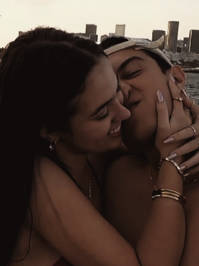 a glr que tá cancelando ele, vocês são amargurados.  #fy #foryou #vaiprofycaramba #juliapimentel #fyp  @julia pimentel @Cauã Souza 