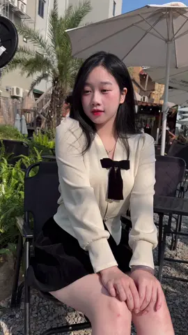 Set áo len tăm kèm chân váy nhung , đúng xinh luôn í