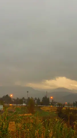 مكان هادىء لا تسمع سوى صوت المطر#CapCut #هدوء #هدوء_الليل 