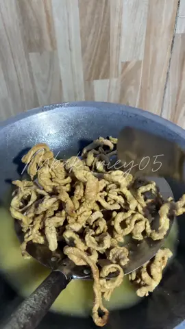 Morsetep mok kemoan 🤣Jhek loppaeh save kanak makle kening praktek aghi kedik mun la tellasan. #ususkrispi #resepususayam #vlogmadura #mbakriey #pembersihwajan 