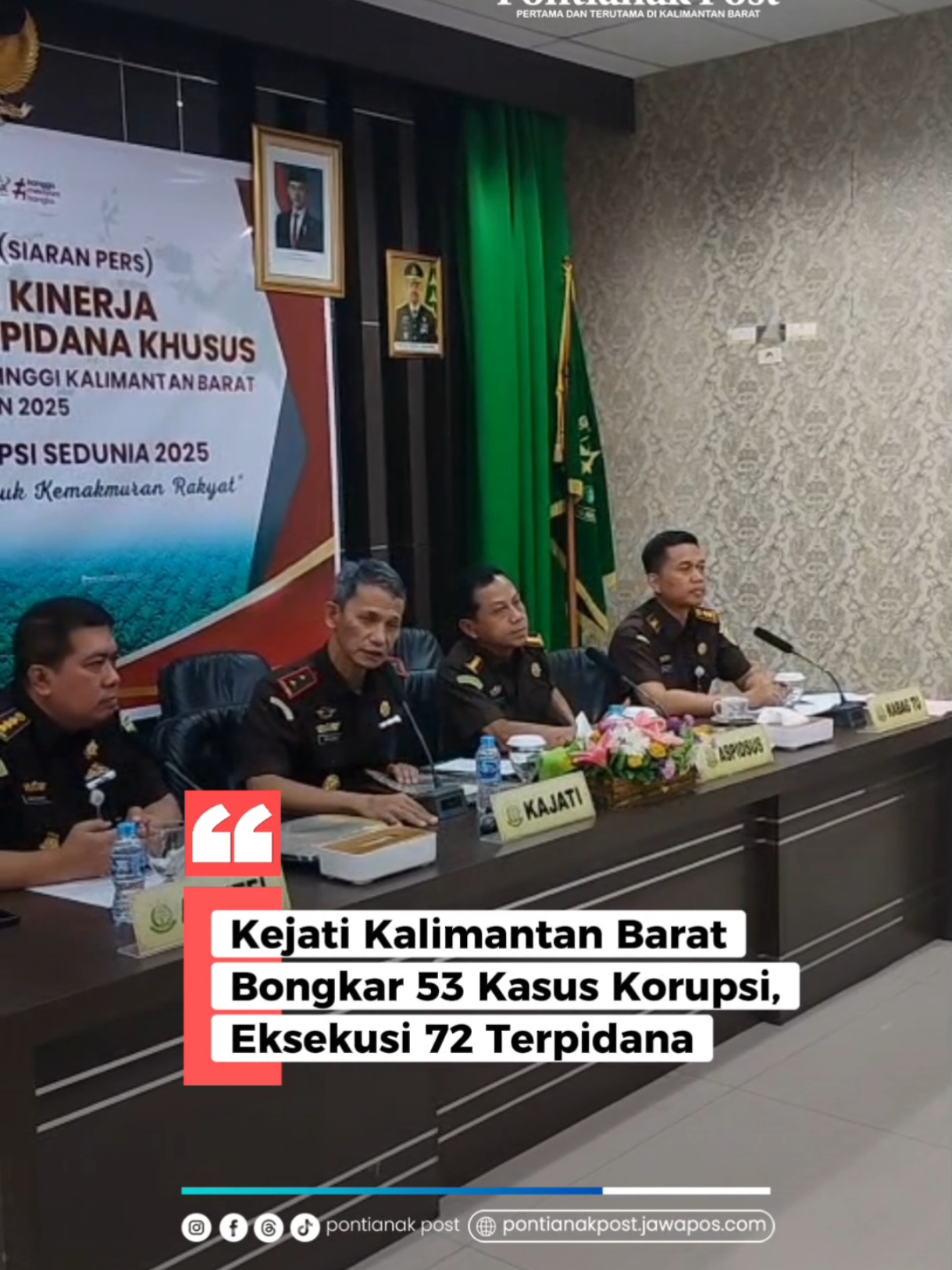 Dalam rangka Hari Anti-Korupsi Sedunia 2025 bertema “Berantas Korupsi untuk Kemakmuran Rakyat”, Kejaksaan Tinggi Kalimantan Barat memaparkan capaian penanganan perkara selama tahun 2025. 📌 Tipikor: 53 perkara Berasal dari laporan masyarakat dan temuan penyelidikan. Terbanyak ditangani Kejati Kalbar: 15 perkara, lainnya 3–6 perkara per Kejari. 📌 Penyidikan: 51 perkara Kejati menangani 14 perkara, sisanya tersebar di kejari dan cabanh dan Kejari sejak Januari 2025 hingga hari ini. 📌 Penuntutan: 57 perkara  Telah masuk ke pengadilan. 📌 Eksekusi: 3 perkara inkrah Termasuk 72 eksekusi pidana badan, serta upaya pemulihan aset untuk memaksimalkan pengembalian kerugian negara. Pemaparan disampaikan oleh Kajati Kalbar, Emilwan Ridwan. #HariAntiKorupsiSedunia #KejaksaanRI #KejatiKalbar #AntiKorupsi #Harkodia2025