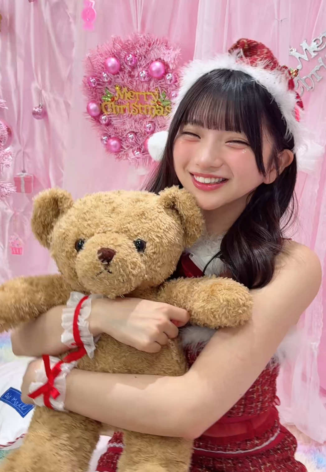 みんなのクリスマスの予定は？🎅🏻🌲⭐️ 全国ツアー開催中🗾🌈 ポッポー #Mooove! 2nd LIVE TOUR 2025「地球はムーブで回ってる! by️ムーブ電鉄」🚃💨✨ 　 \✨ツアーファイナルにて新体制お披露目✨/ 【LINE CUBE公演】一般販売中☑️ ↪︎ https://x.com/moooveworld/status/1962863154763018377?s=12 　 　 💙姫野ひなの　@姫野ひなの☃️💙  #Mooove! #ムーブ! #クリスマス #アイドル