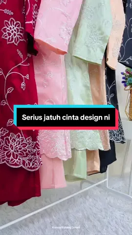 Korang nak pakai tema raya waena apa?  😍❤️ jom grab design baju kurung DMIMI untuk raya 2026✨ design kalini bersulam keliling baju tau aura premium sangat, makin berseri bila pakai raya nanti. InshaaAllah harga berpatutan kain selesa pakai 🥰  Nak harga harga special tak? JOM MASUK LIVE HARINI! (9/12/2025) PUKUL 6 PETANG #TikTokShopFesyen #1212tiktokshopping #bajukurung #raya2026 #dmimifashion